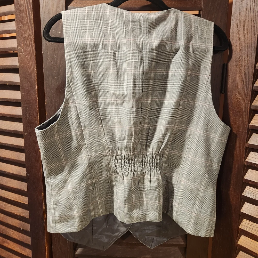 Sunny Leigh Dark Gray Vest - Picture 5 of 5